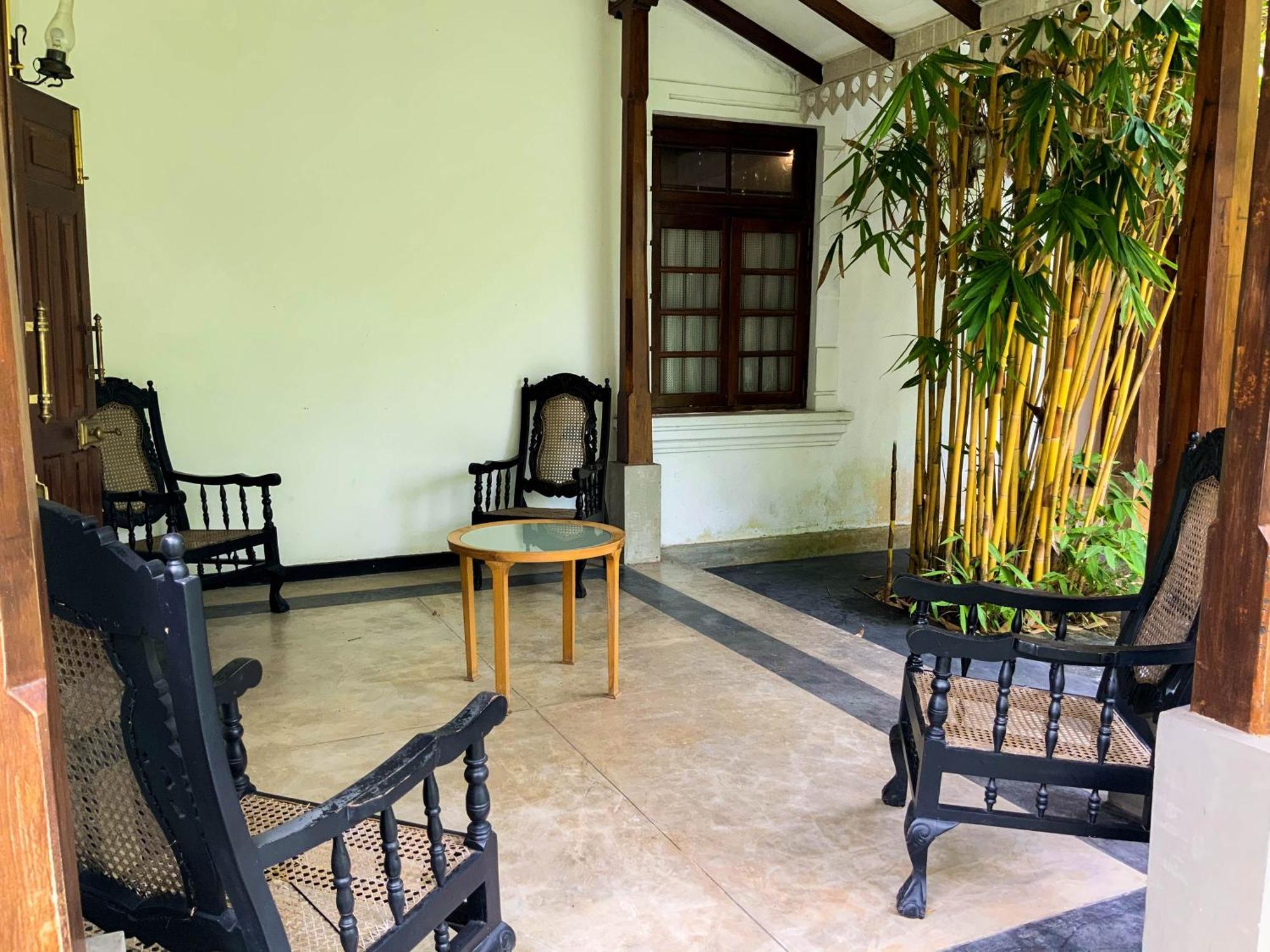 Headman House Antique Villa - A Seaside Royal Stay Ahangama Buitenkant foto