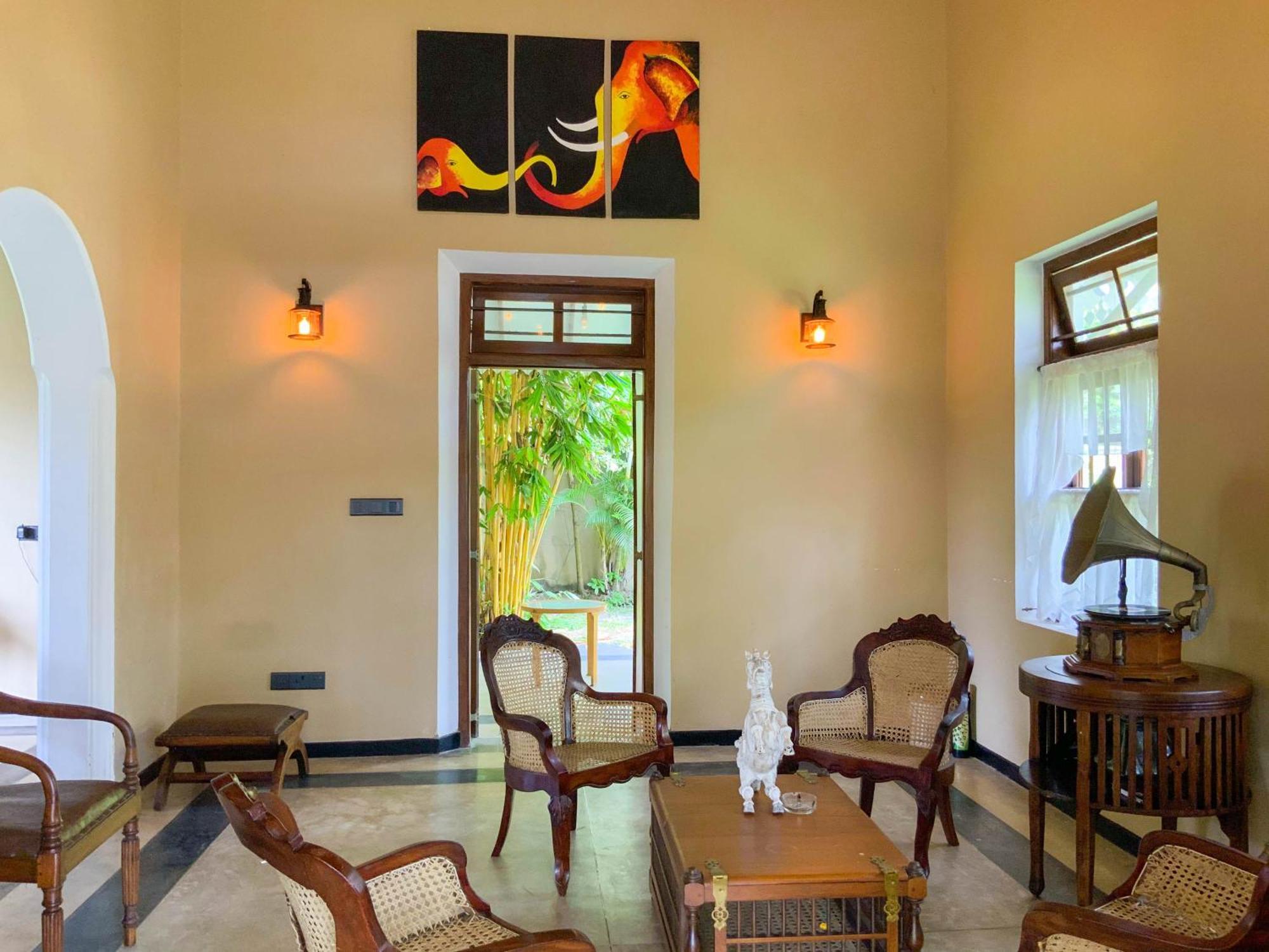 Headman House Antique Villa - A Seaside Royal Stay Ahangama Buitenkant foto
