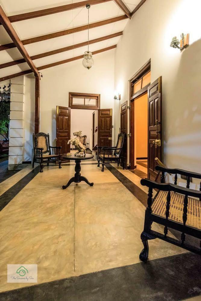Headman House Antique Villa - A Seaside Royal Stay Ahangama Buitenkant foto